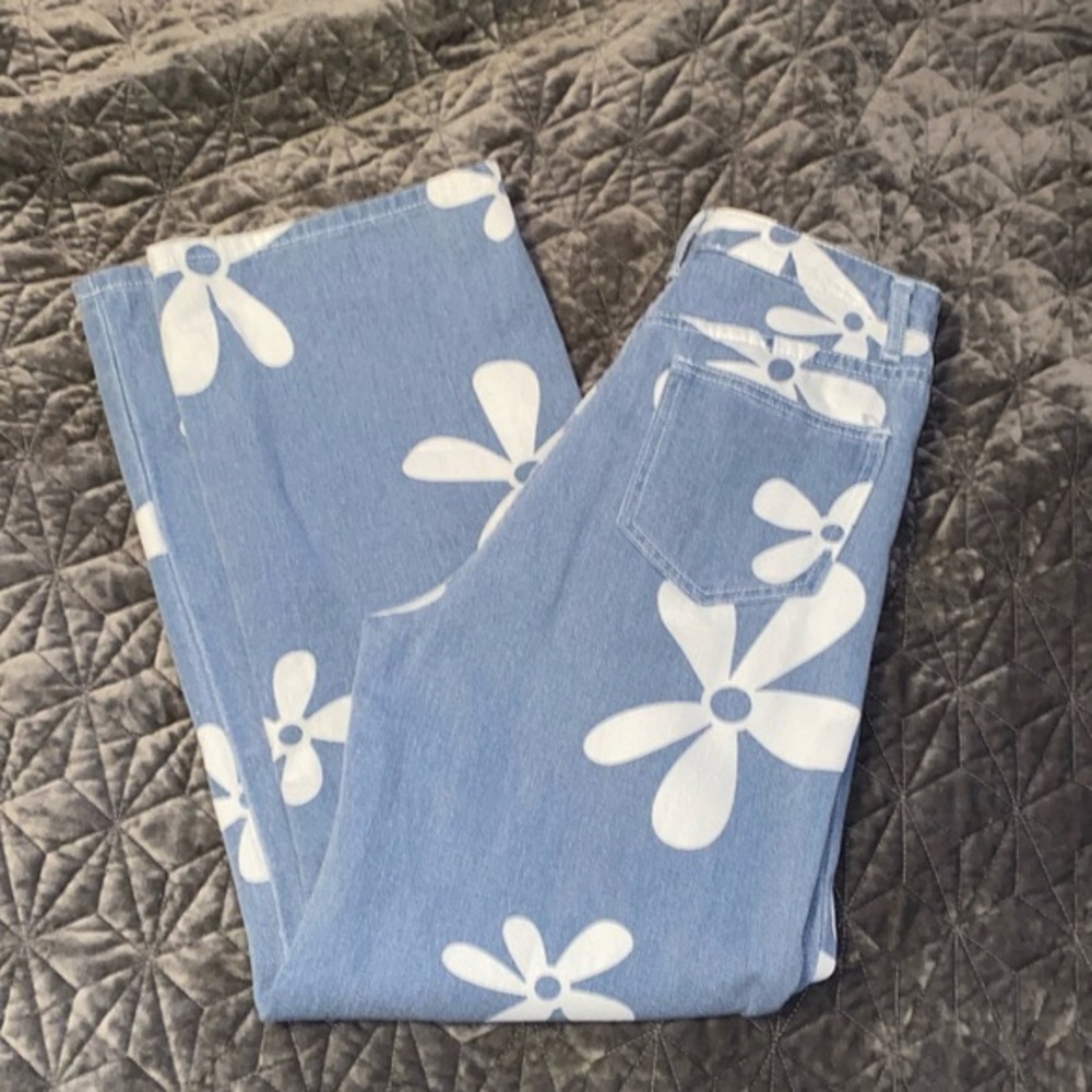 Baevely Blue Boyfriend High Waisted Loose Fit Wide Leg Flower Denim Jeans NWOT - Picture 3 of 12